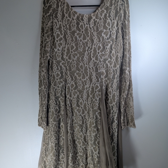 Alter'd State Lace Shift Dress Dress in Btown Size Medium - Picture 8 of 11